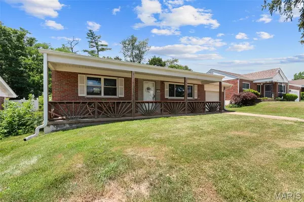 MO 63126,8727 Madeira DR