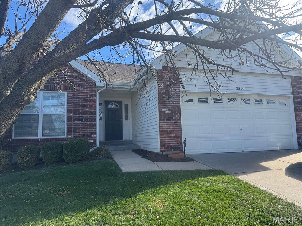 2514 Newpoint DR, Wildwood, MO 63011
