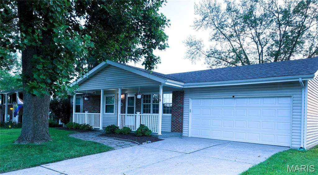 19 Saint David DR, St Peters, MO 63376