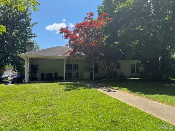 Fairview Heights, IL 62208,113 Lakeland Hills DR