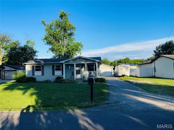 15315 Humbert RD, Brighton, IL 62012