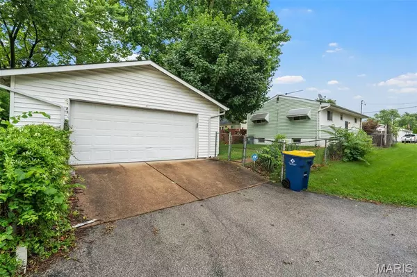 Breckenridge Hills, MO 63114,3301 Suncrest AVE