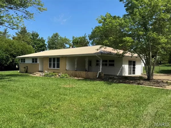 48 E North AVE,  Ellsinore,  MO 63937