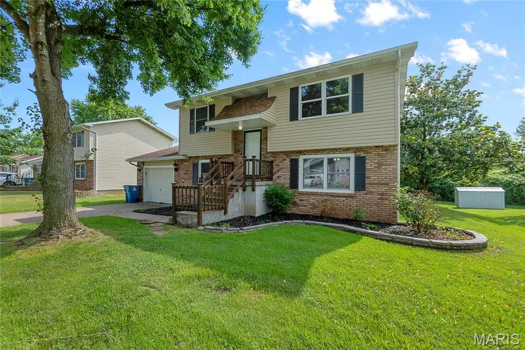 Ste Genevieve, MO 63670,206 Saint Jude