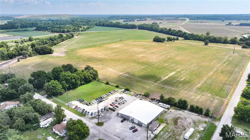 Edwardsville, IL 62025,0 New Poag RD