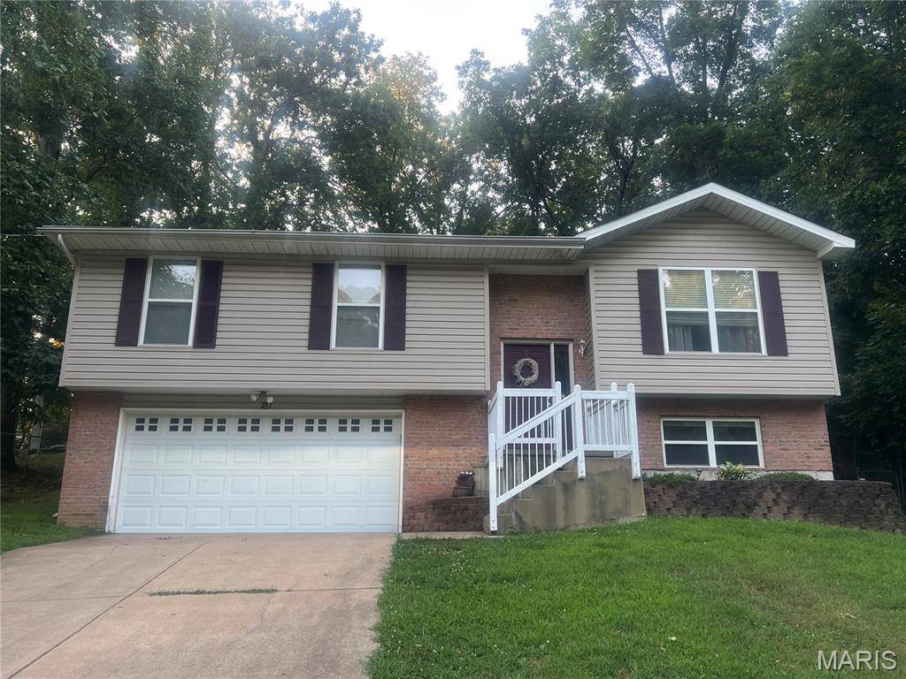 20 Hummingbird LN, Arnold, MO 63010
