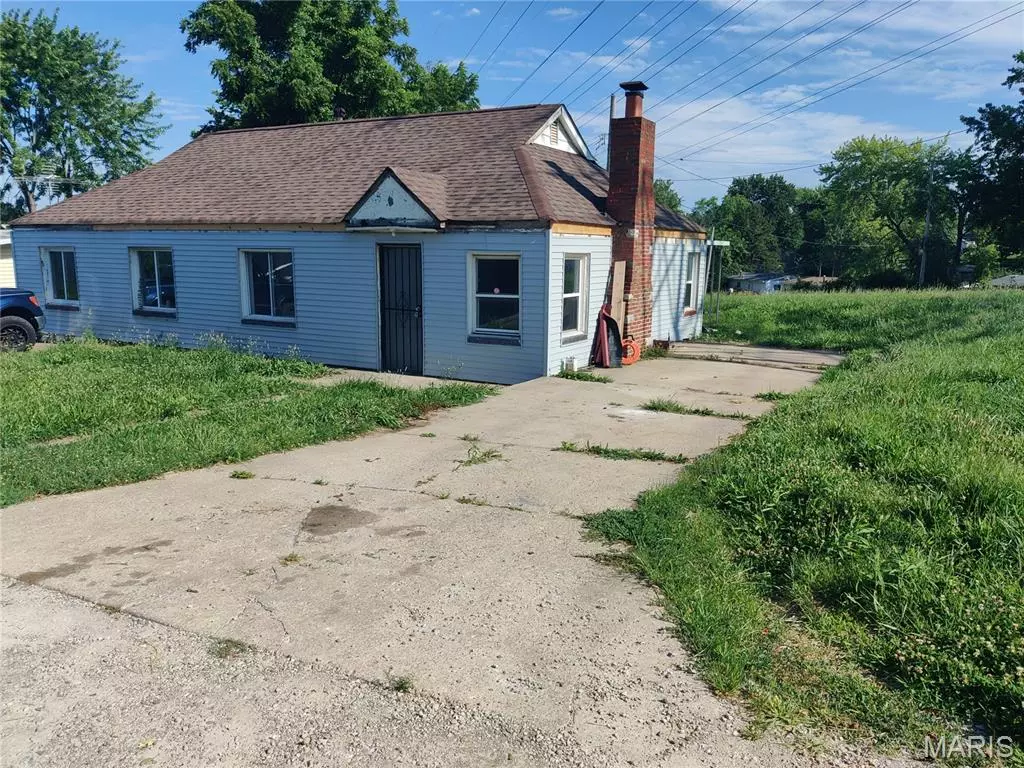 Unincorporated, MO 63114,8109 Cler AVE