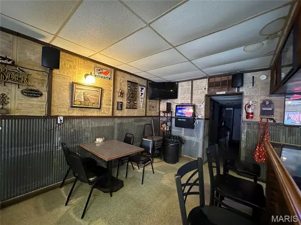 Center, MO 63436,102 S Public