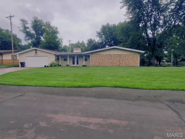 2240 Brook DR, Florissant, MO 63033
