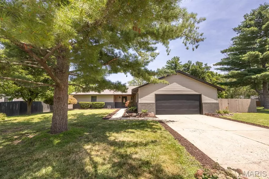 208 Evergreen DR, O'fallon, IL 62269