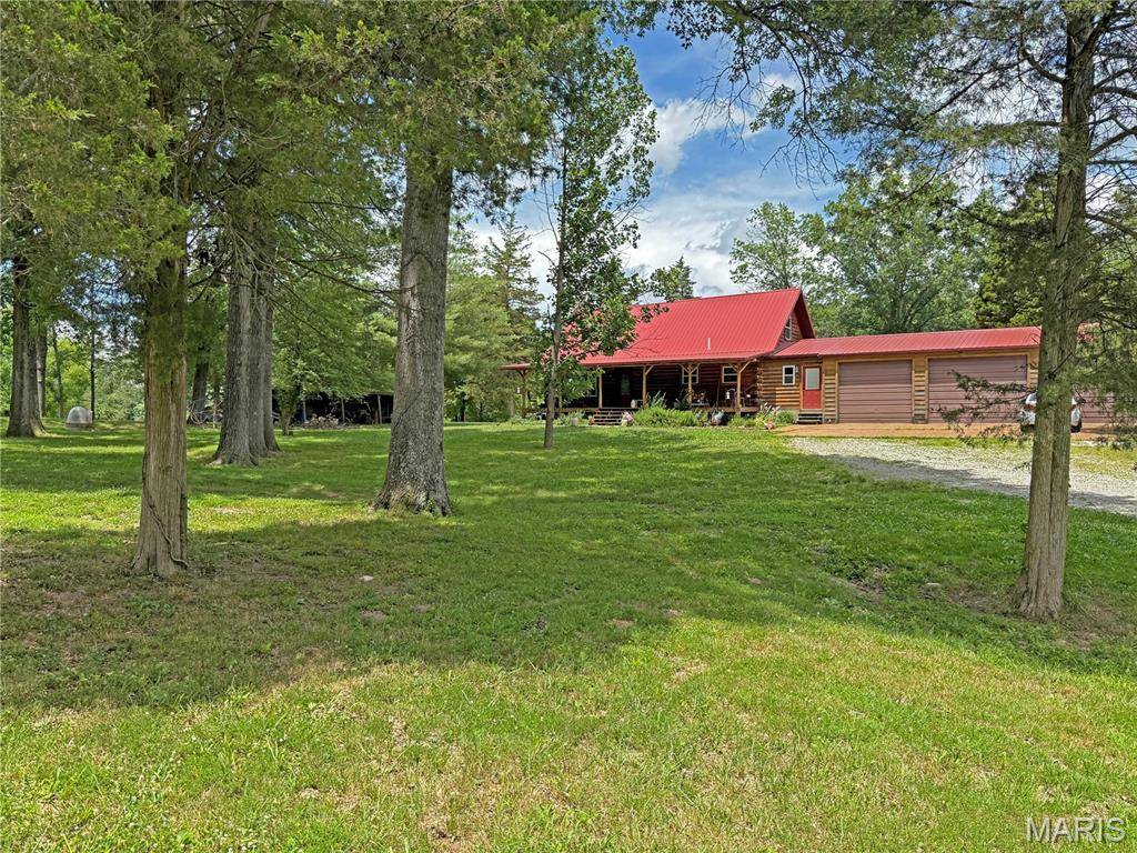 9199 Schupbach RD, Sparta, IL 62286