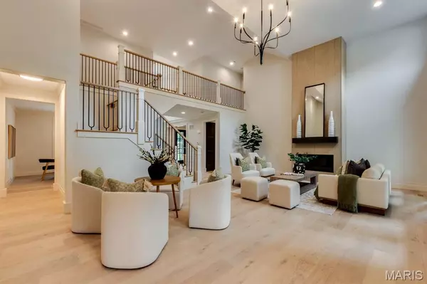 Webster Groves, MO 63119,224 Oak Tree DR