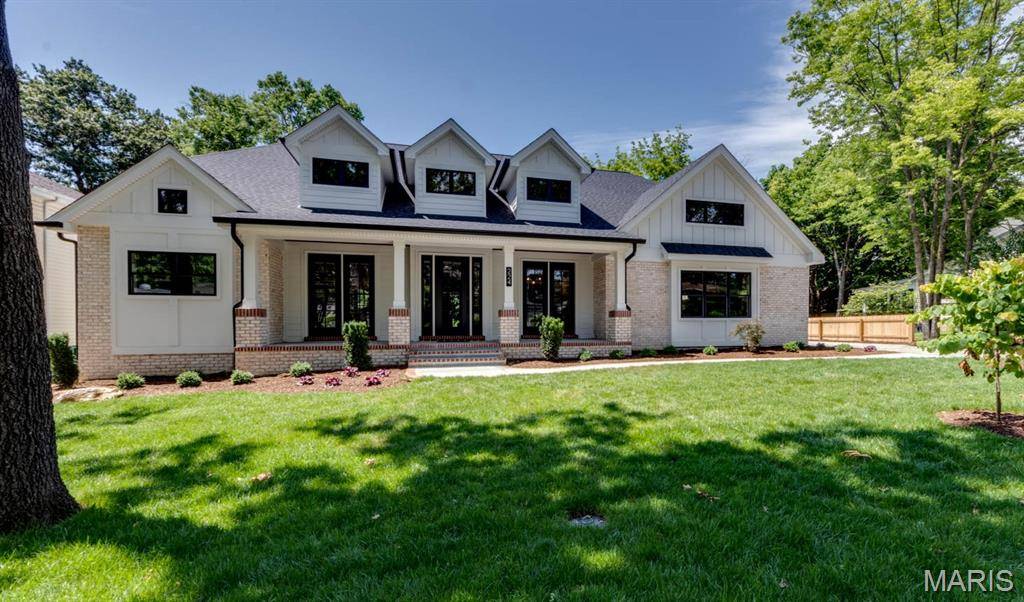 224 Oak Tree DR, Webster Groves, MO 63119