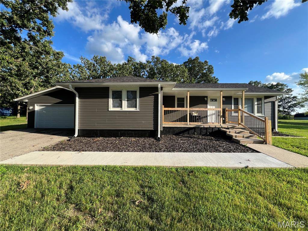 23402 HWY 32, Lebanon, MO 65536
