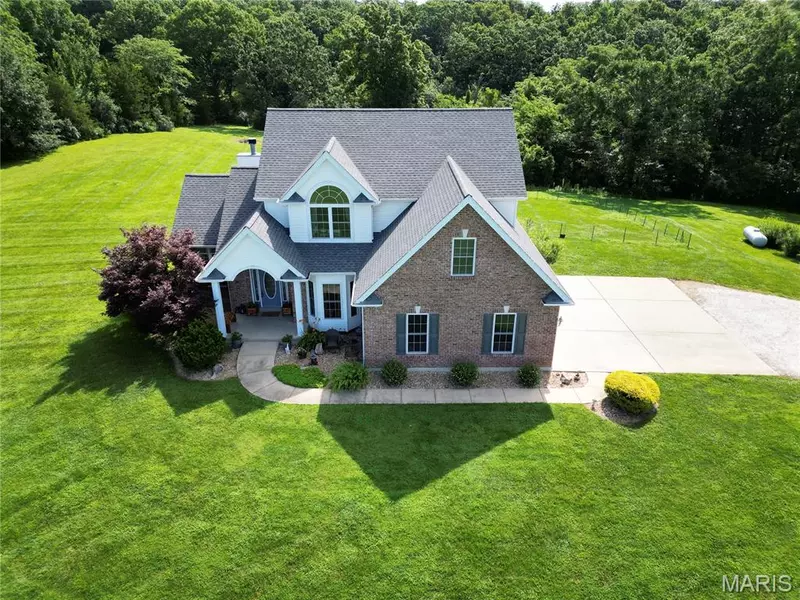 9 Buelah DR, Troy, MO 63379