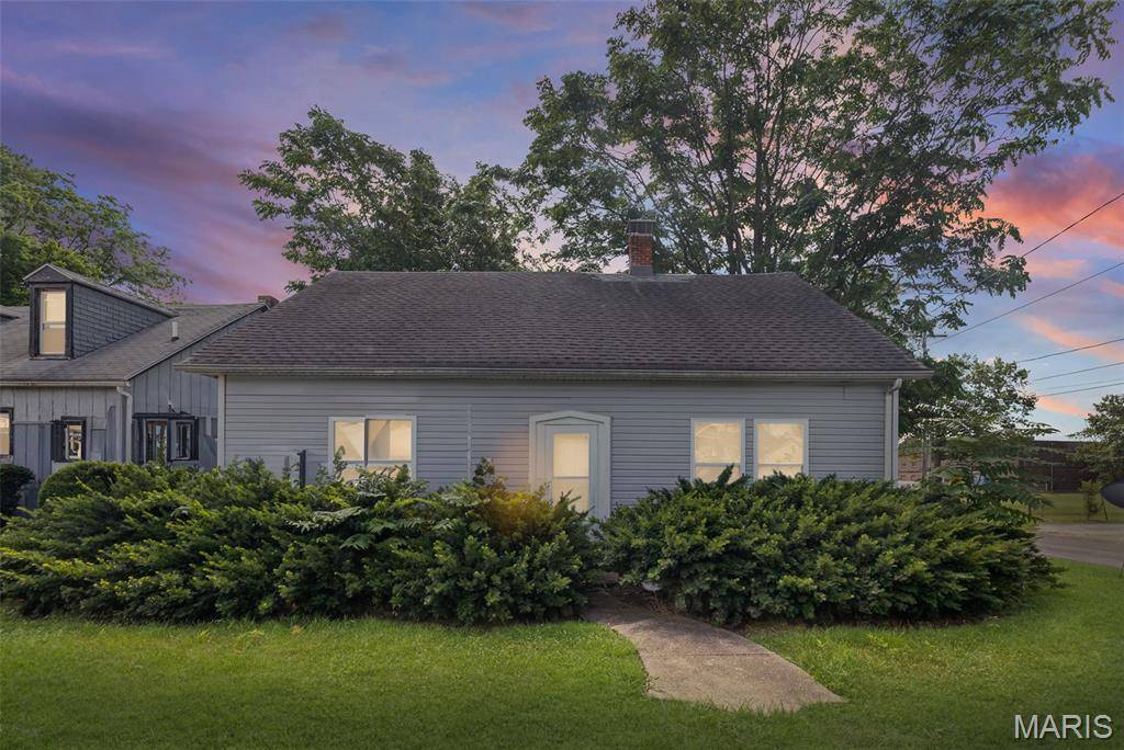 1000 Scheel ST, Belleville, IL 62221