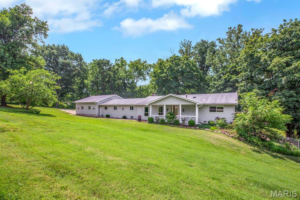6 Trailside DR, Lake St Louis, MO 63367
