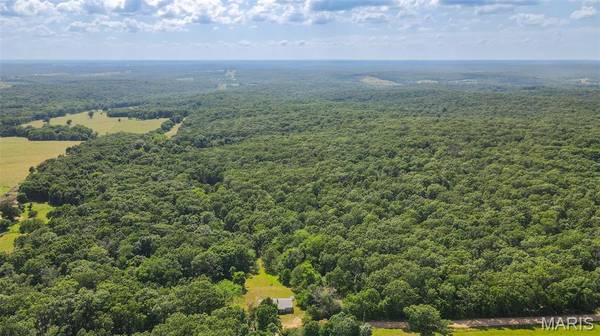 38925 Stone Piler AVE, Edwards, MO 65326