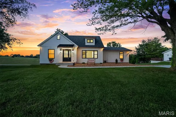 1716 Pottery RD, Washington, MO 63090