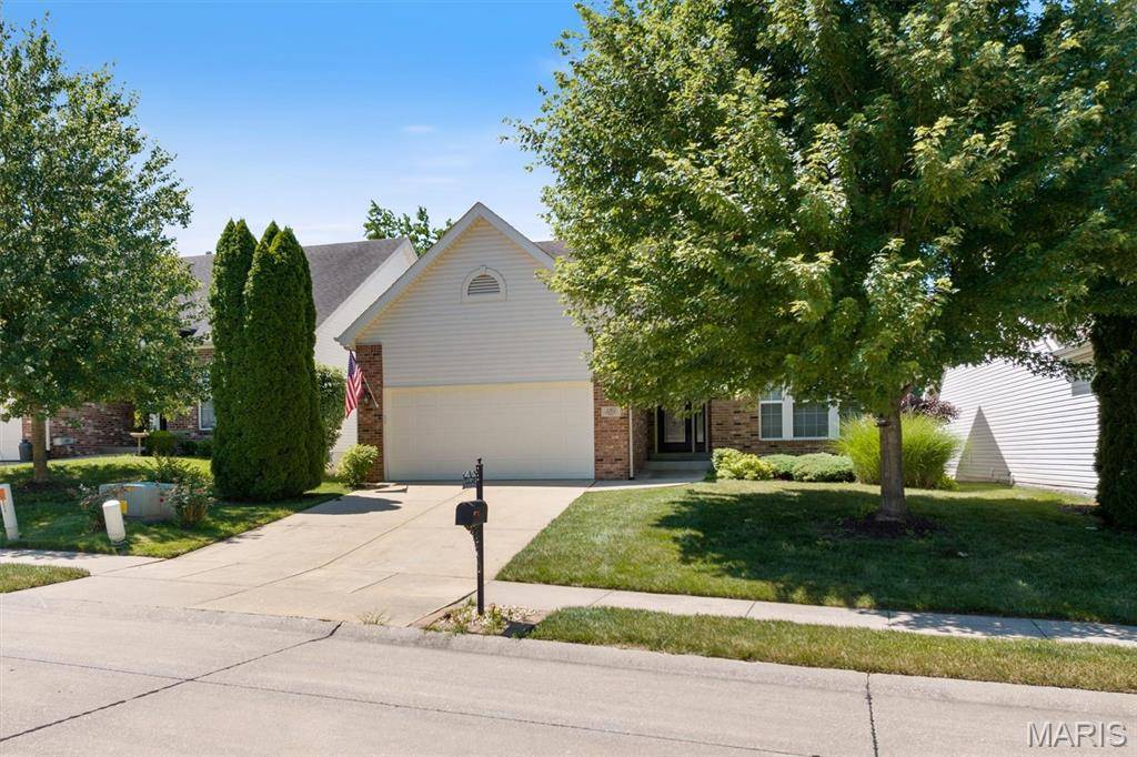 2412 Fourlakes DR, Belleville, IL 62220