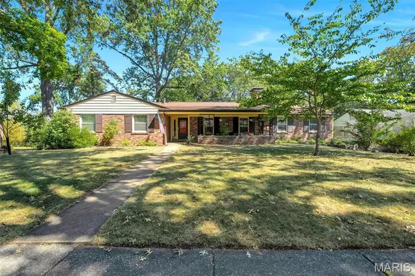 429 Geyer Forest DR, Kirkwood, MO 63122
