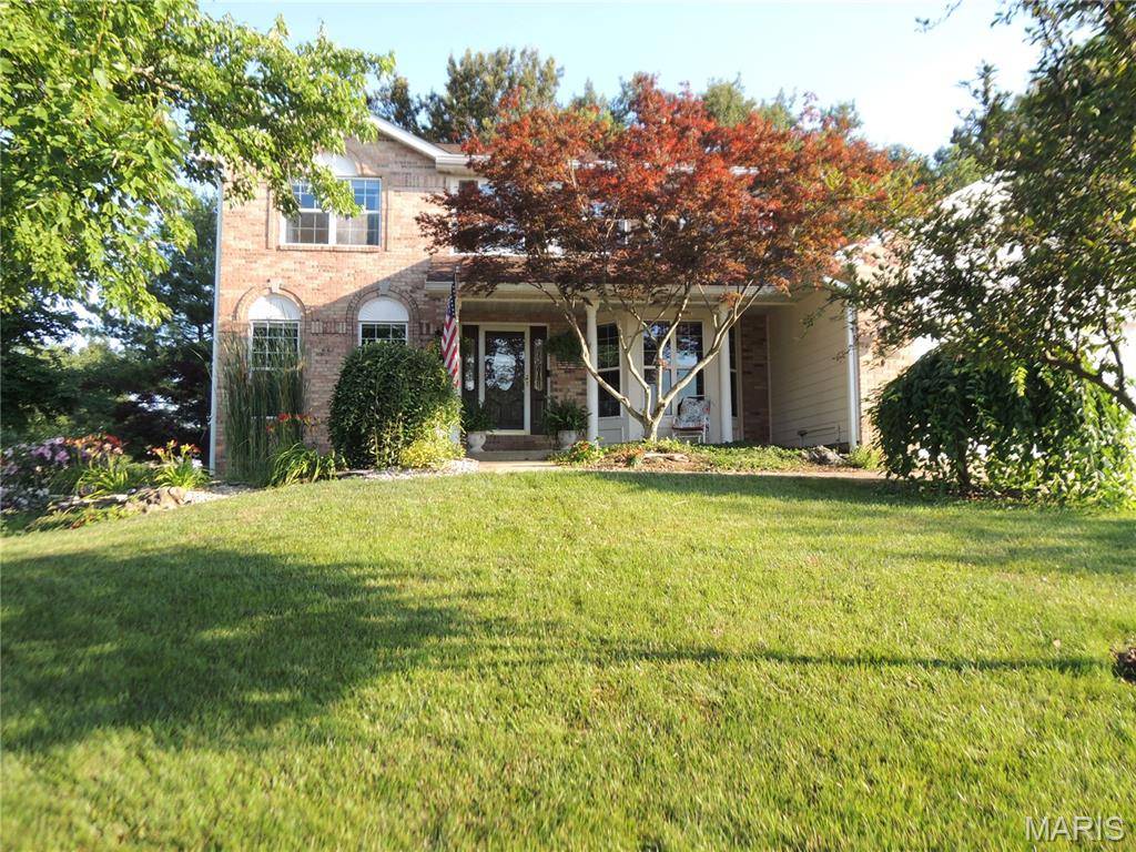 1208 Joshu CT, Greenville, IL 62246