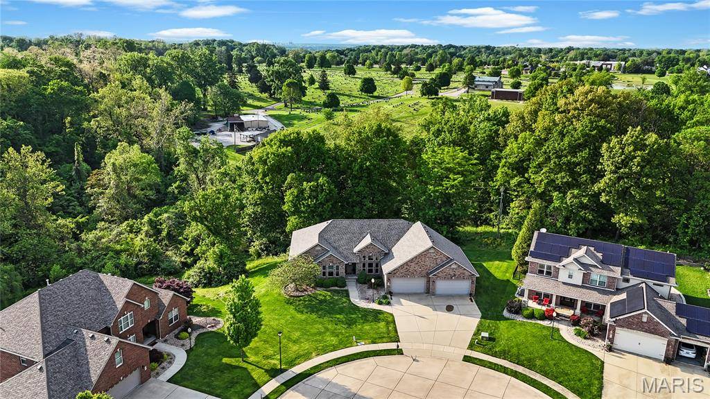 144 Walden DR, Glen Carbon, IL 62034