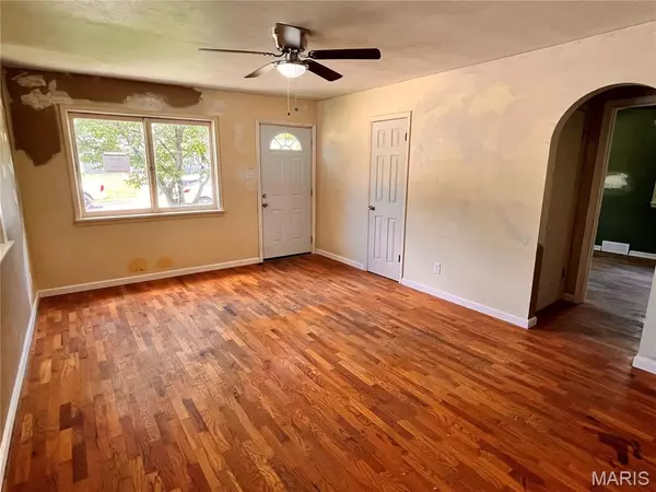 Cape Girardeau, MO 63703,1927 Montgomery ST