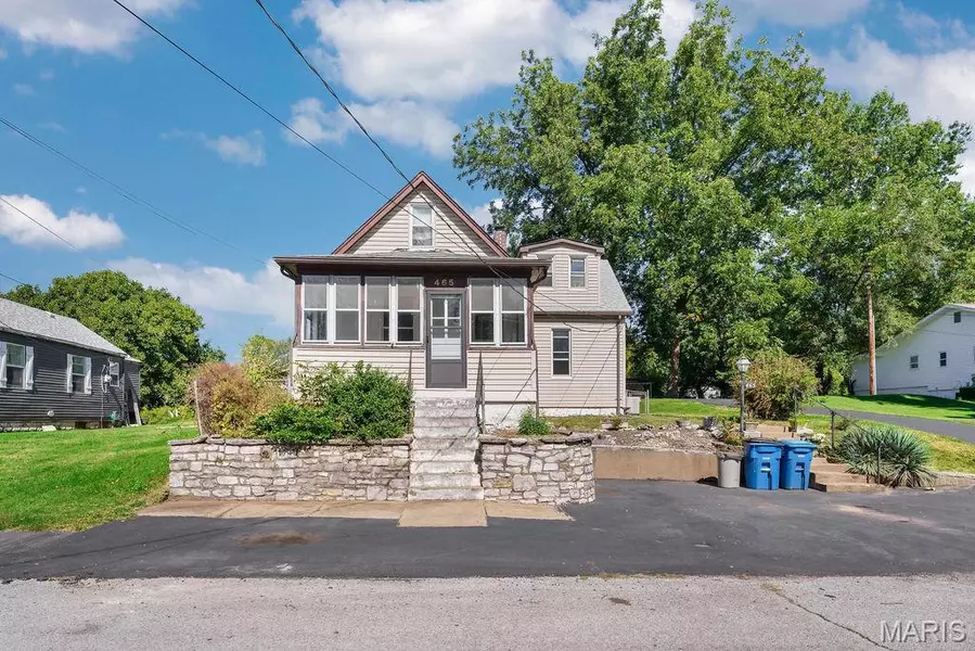465 Bluff DR, St Louis, MO 63137