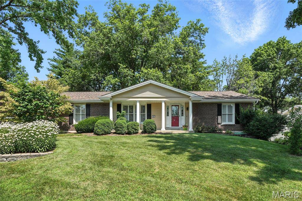 707 Dutch Mill DR, Ballwin, MO 63011