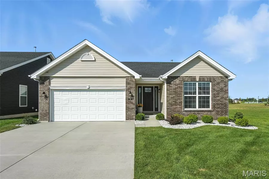 706 Palisades DR, St Charles, MO 63301