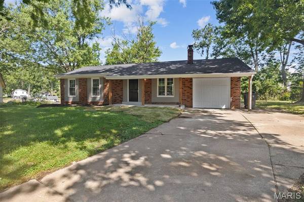 6801 Burkemo CT, Oakville, MO 63129