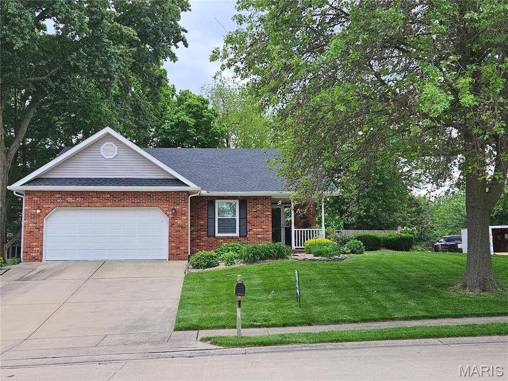 700 Vassar DR, Edwardsville, IL 62025