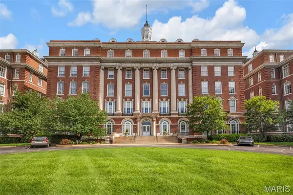 1515 Lafayette AVE #401, St Louis, MO 63104