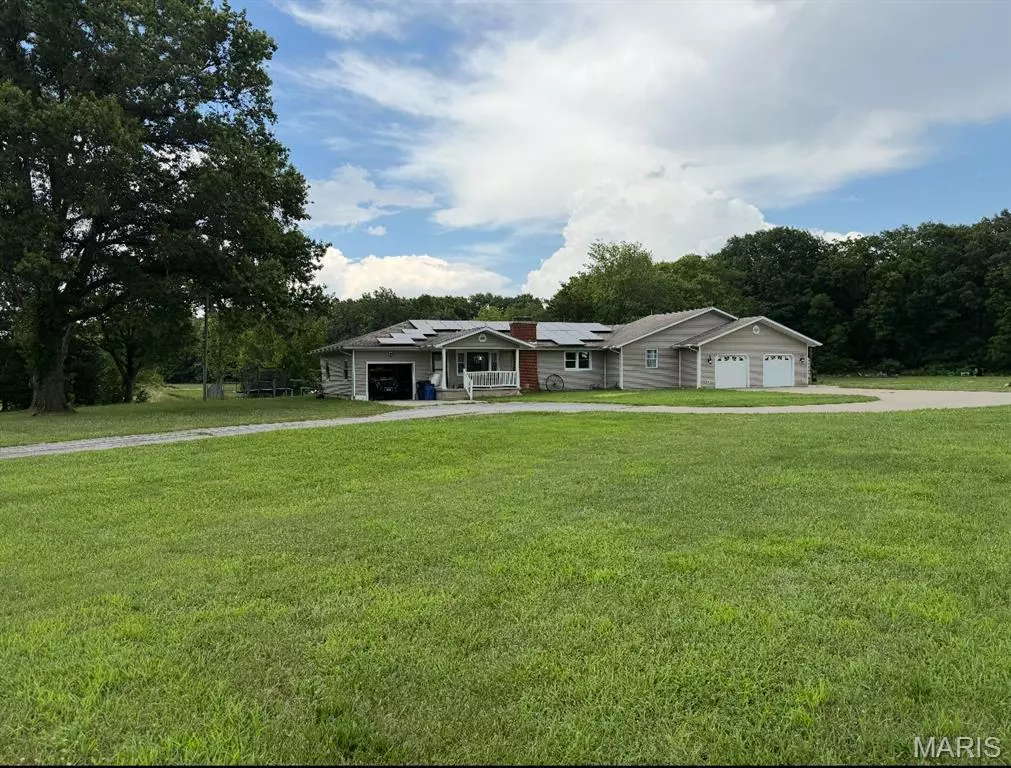 Staunton, IL 62088,3612 Route 4