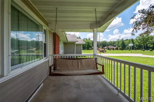 Staunton, IL 62088,3612 Route 4