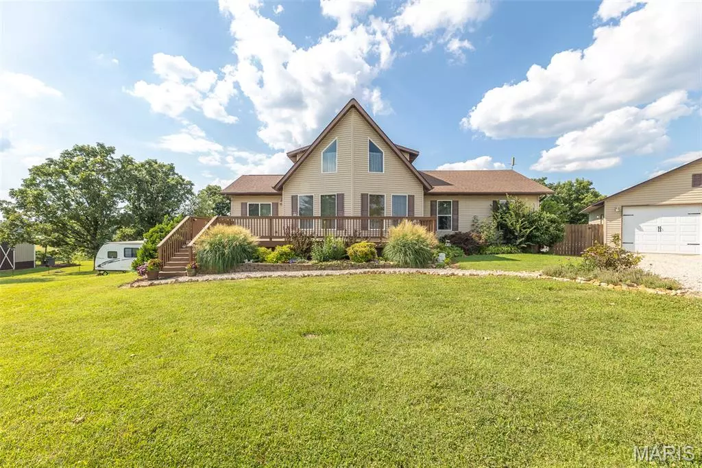 Poplar Bluff, MO 63901,5815 County Road 448