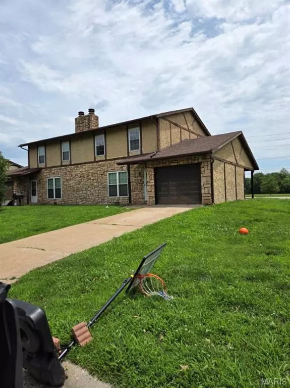 316-318-318 Campus DR, Belleville, IL 62221