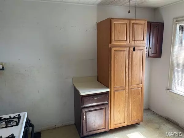 St John, MO 63114,8614 Hume AVE