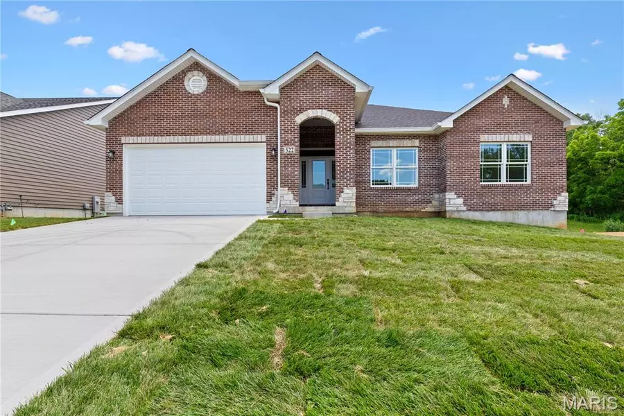 522 Dove DR, St Charles, MO 63301