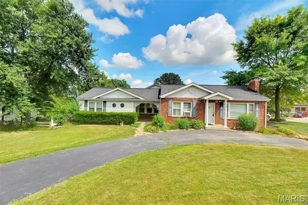 9920 Wolff DR, St Louis, MO 63123
