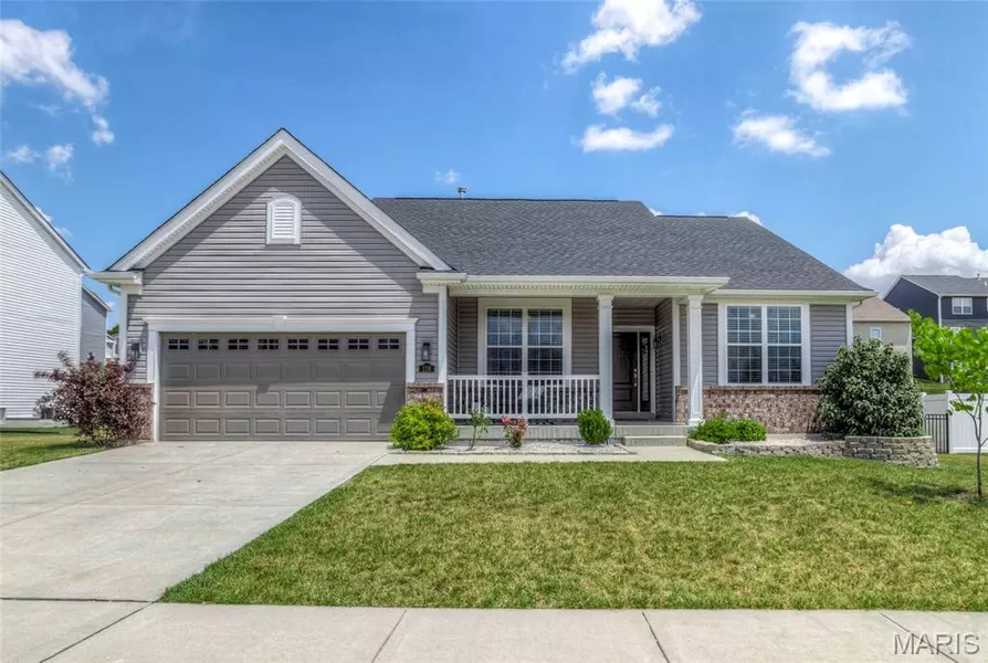 176 Redmond Pines DR, Wentzville, MO 63385