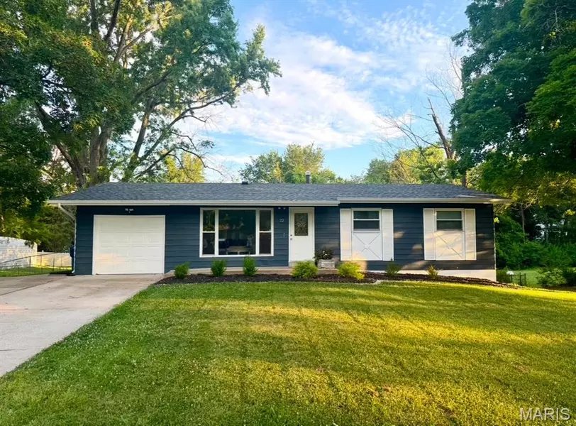 22 Doris AVE, O'fallon, MO 63368