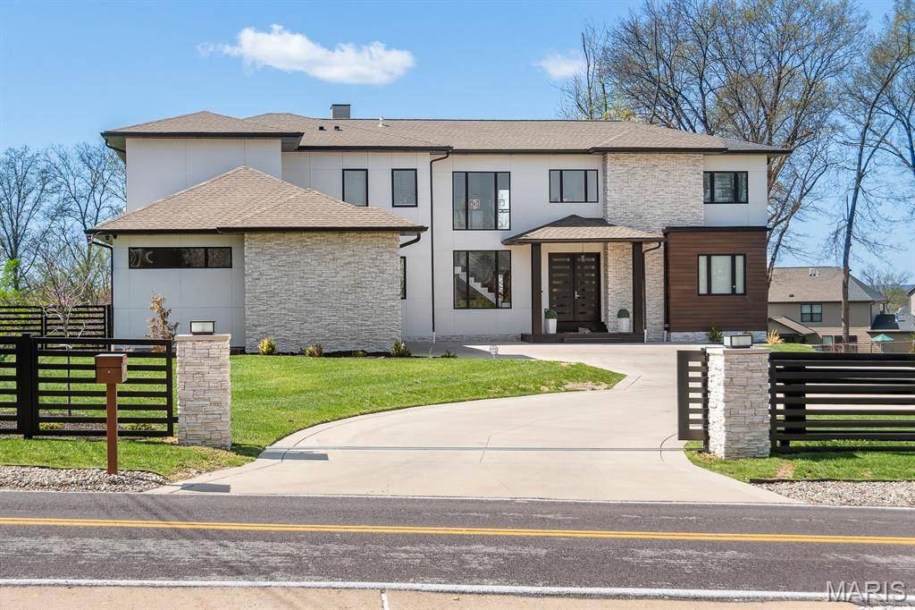 10010 Schuessler RD, St Louis, MO 63128