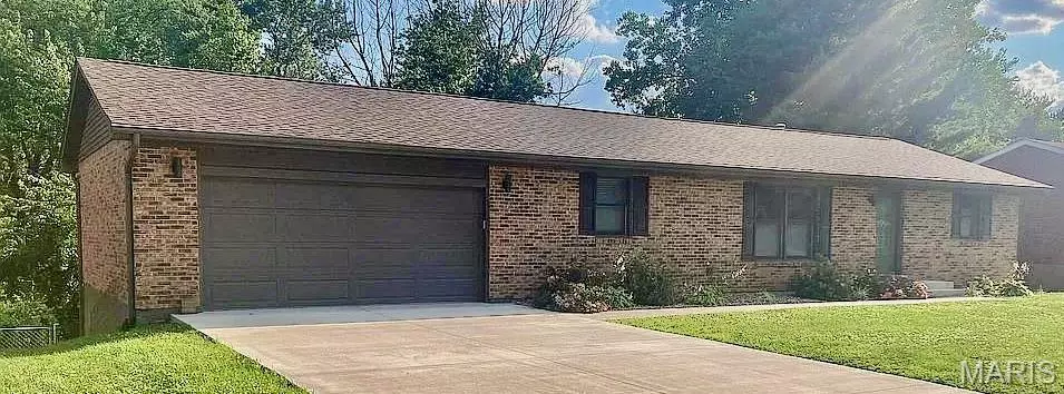 151 Saturn DR, Hannibal, MO 63401
