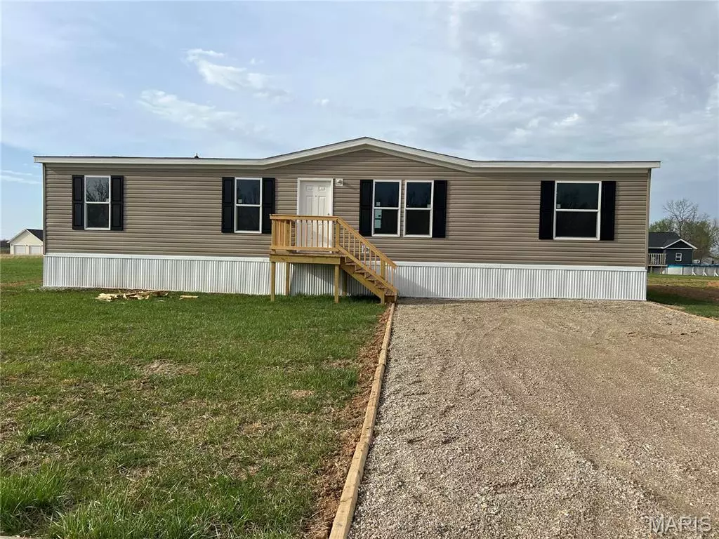 Lebanon, MO 65536,19859 DIVINE RD