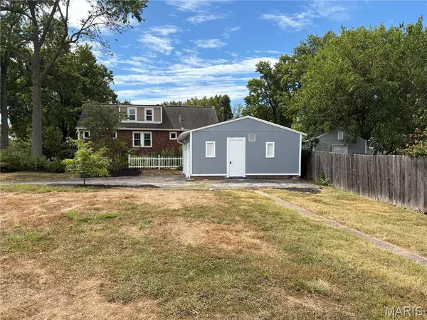 Overland, MO 63114,8804 Forest AVE