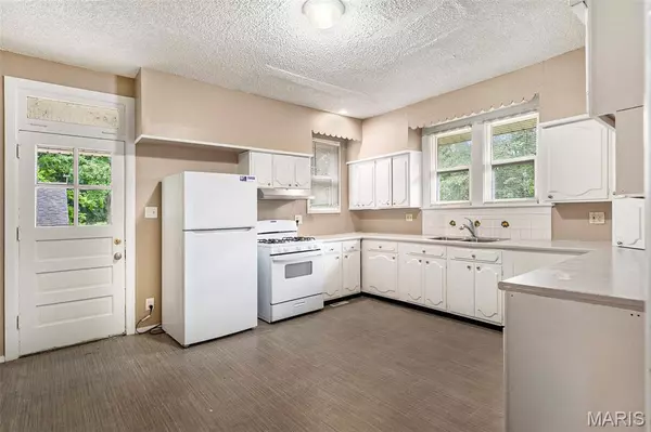 St Louis, MO 63138,11714 Larimore RD