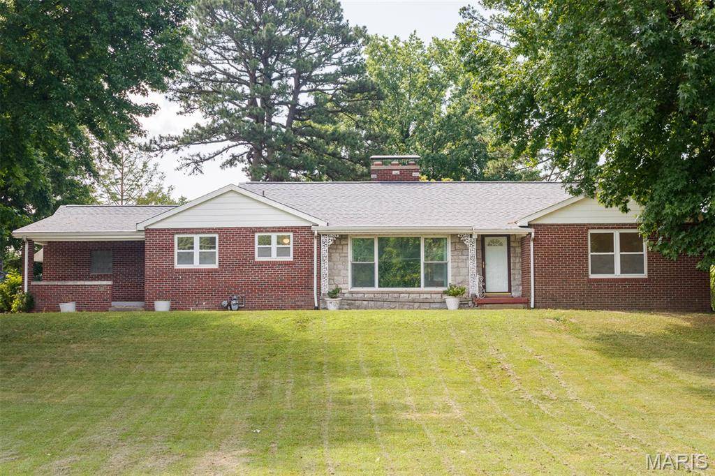 110 N 74th ST, Belleville, IL 62223