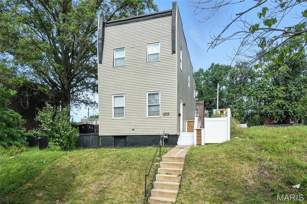 3719 Wisconsin AVE, St Louis, MO 63118